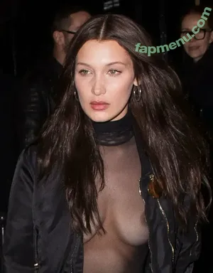 Bella Hadid / OfficialBellaHadid / bellahadid nude photo #0259