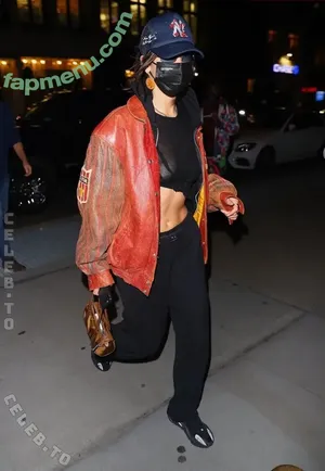 Bella Hadid / OfficialBellaHadid / bellahadid nude photo #0282