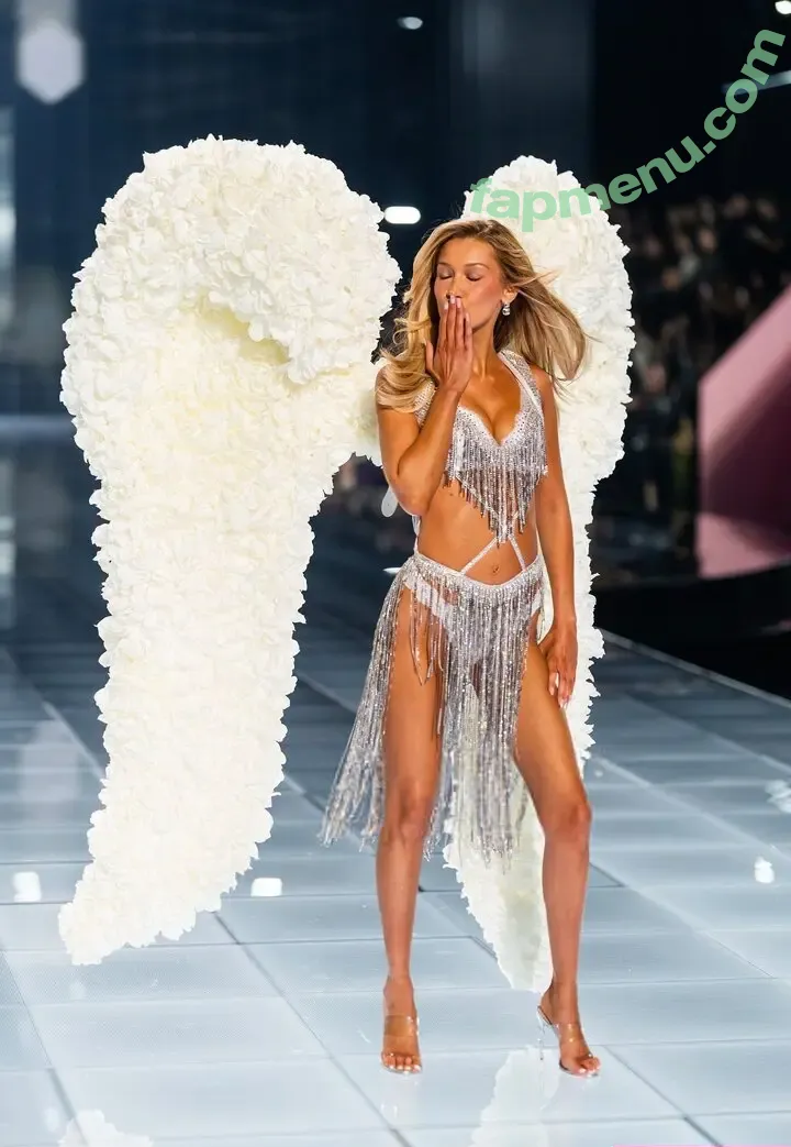 Bella Hadid nude photo #0088 (bellahadid)