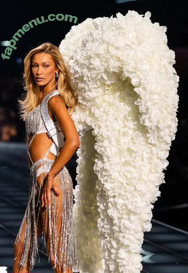 Bella Hadid nude photo #0090 (bellahadid)