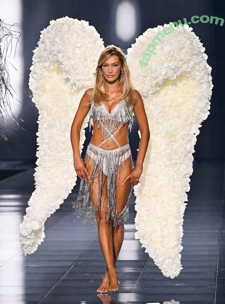 Bella Hadid nude photo #0105 (bellahadid)