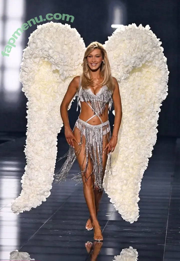 Bella Hadid nude photo #0115 (bellahadid)