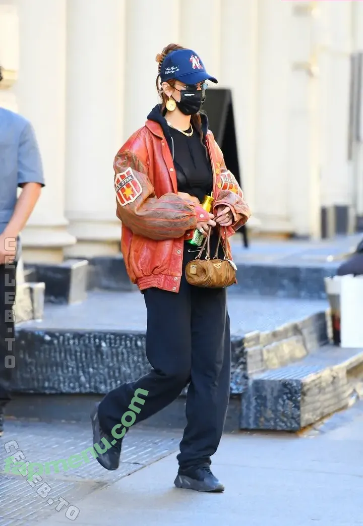 Bella Hadid nude photo #0283 (OfficialBellaHadid / bellahadid)