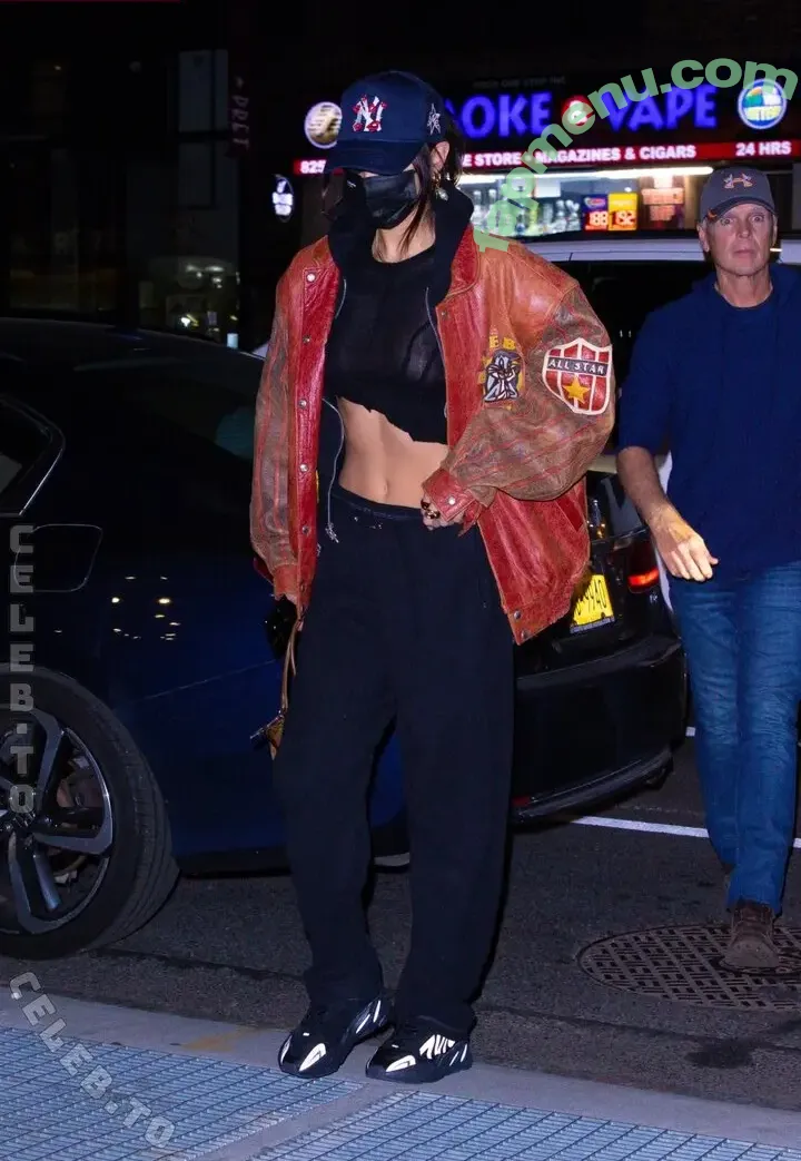 Bella Hadid nude photo #0289 (OfficialBellaHadid / bellahadid)