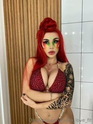 bella_love_fit / bella_potente nude photo #0010