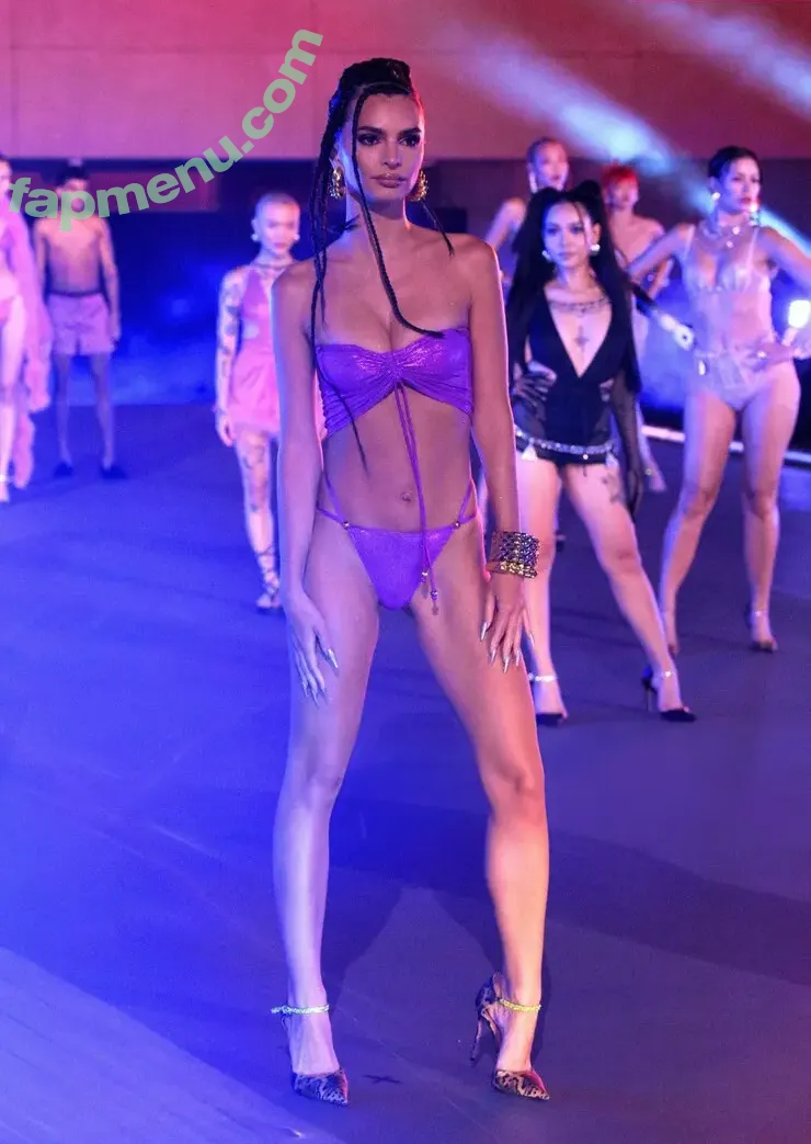 Bella Poarch nude photo #0257 (bellapoarch / bllapoarch)