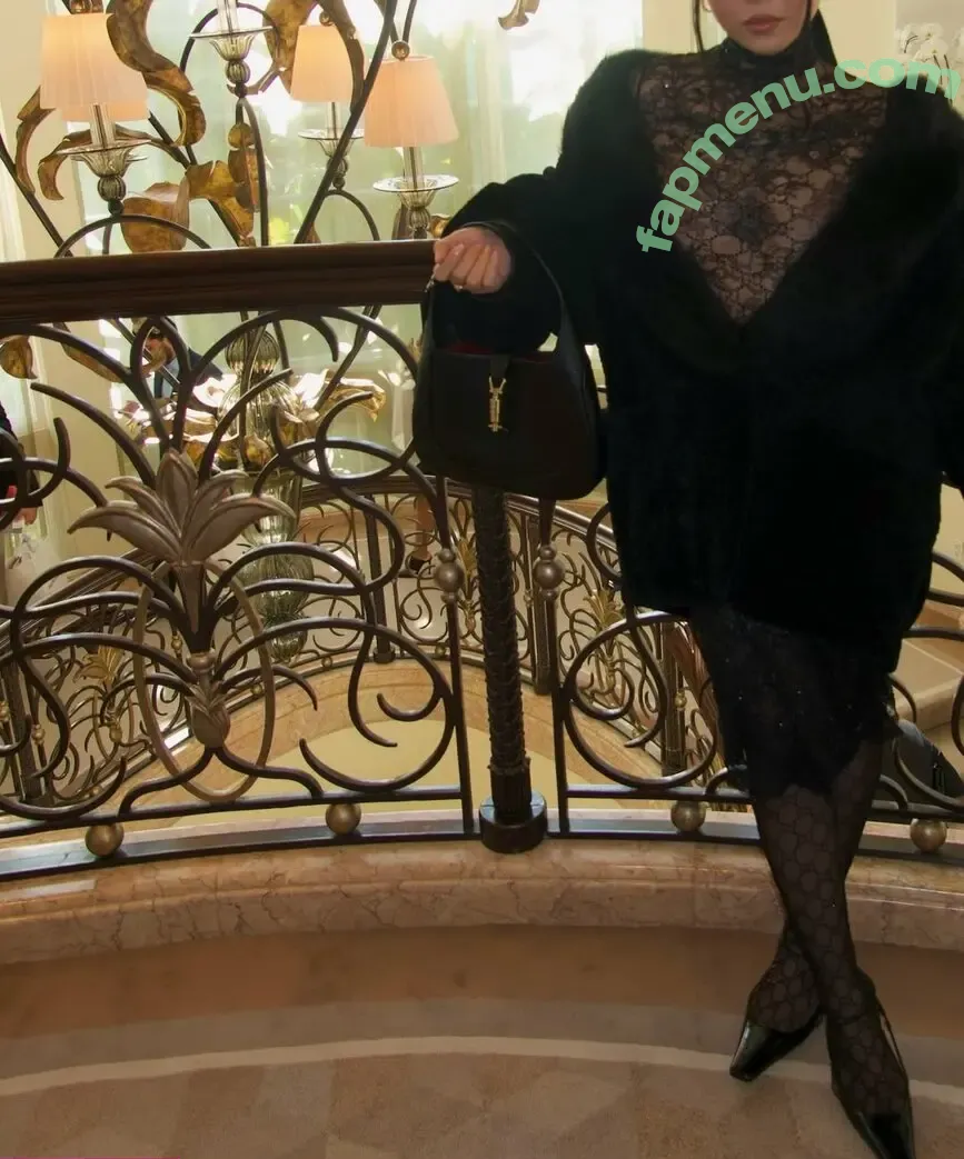 Bella Poarch nude photo #0947 (bellapoarch / bllapoarch)