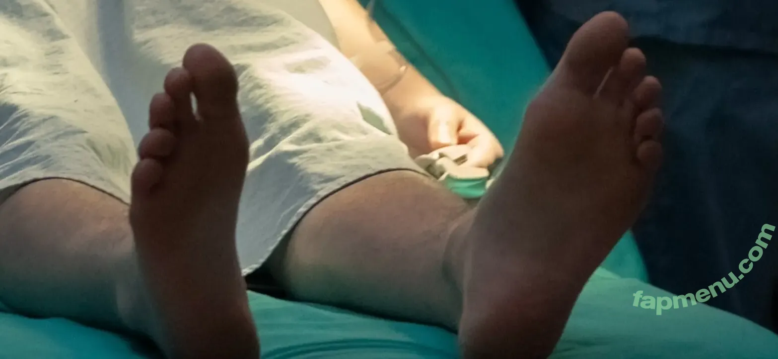 Bella Ramsey nude photo #0048 (BellaRamsey)