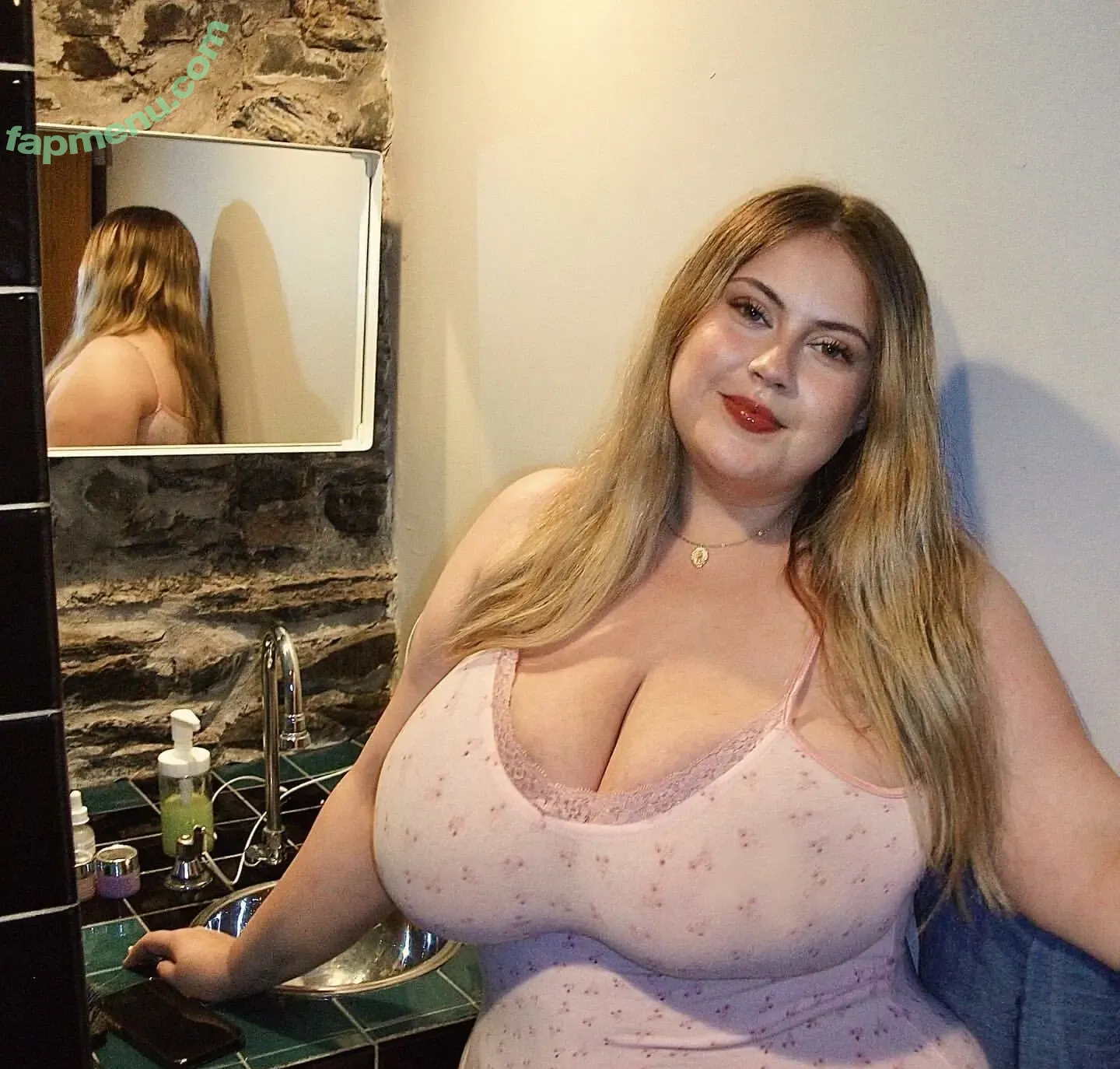 bella.stephens nude photo #0045 (pokebella)
