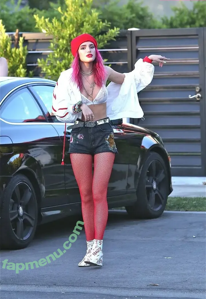 Bella Thorne nude photo #4416 (bellathorne)