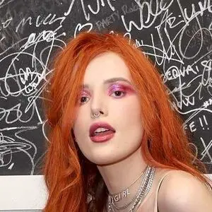 Bella Thorne page