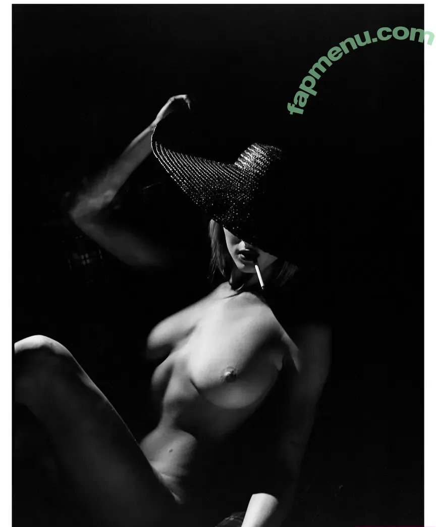 Bella White nude photo #0002 (bbellaawhite)