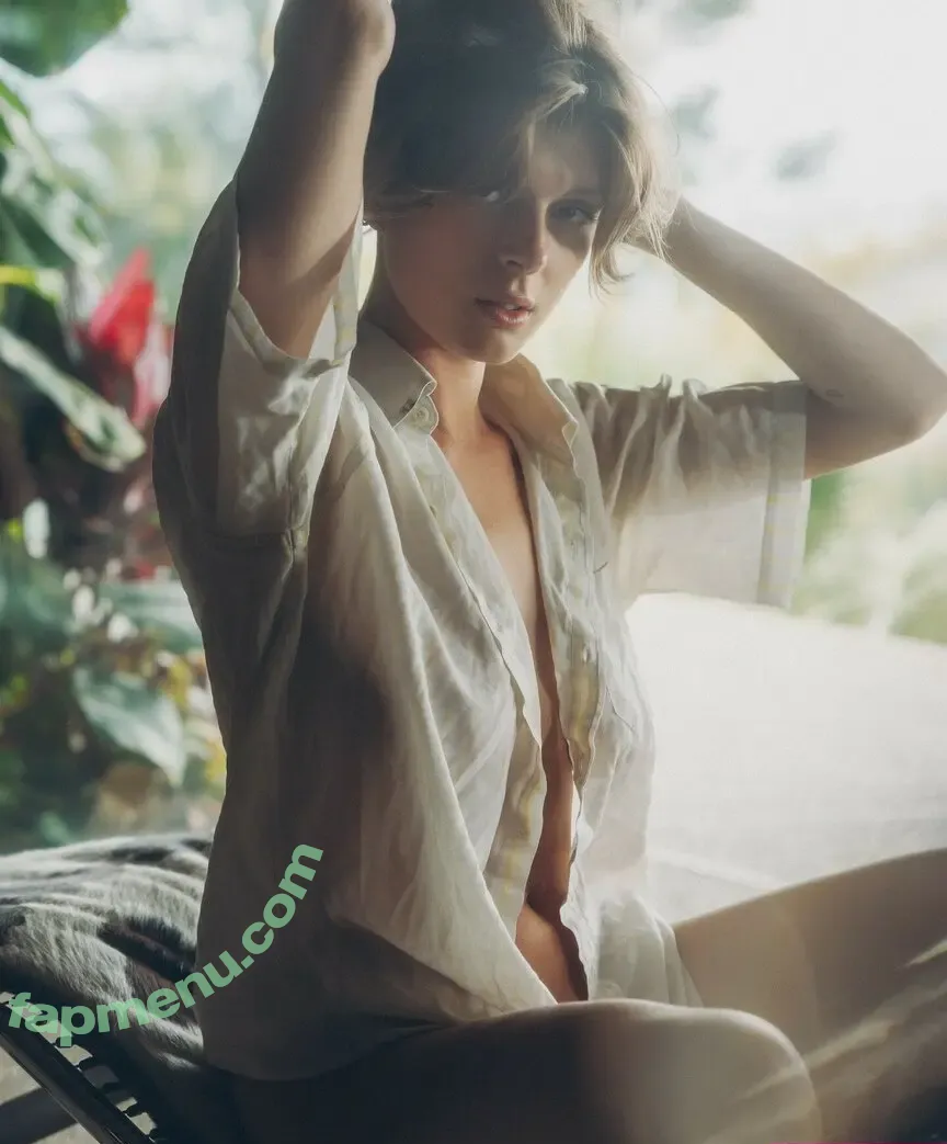 Bella White nude photo #0143 (bbellaawhite)