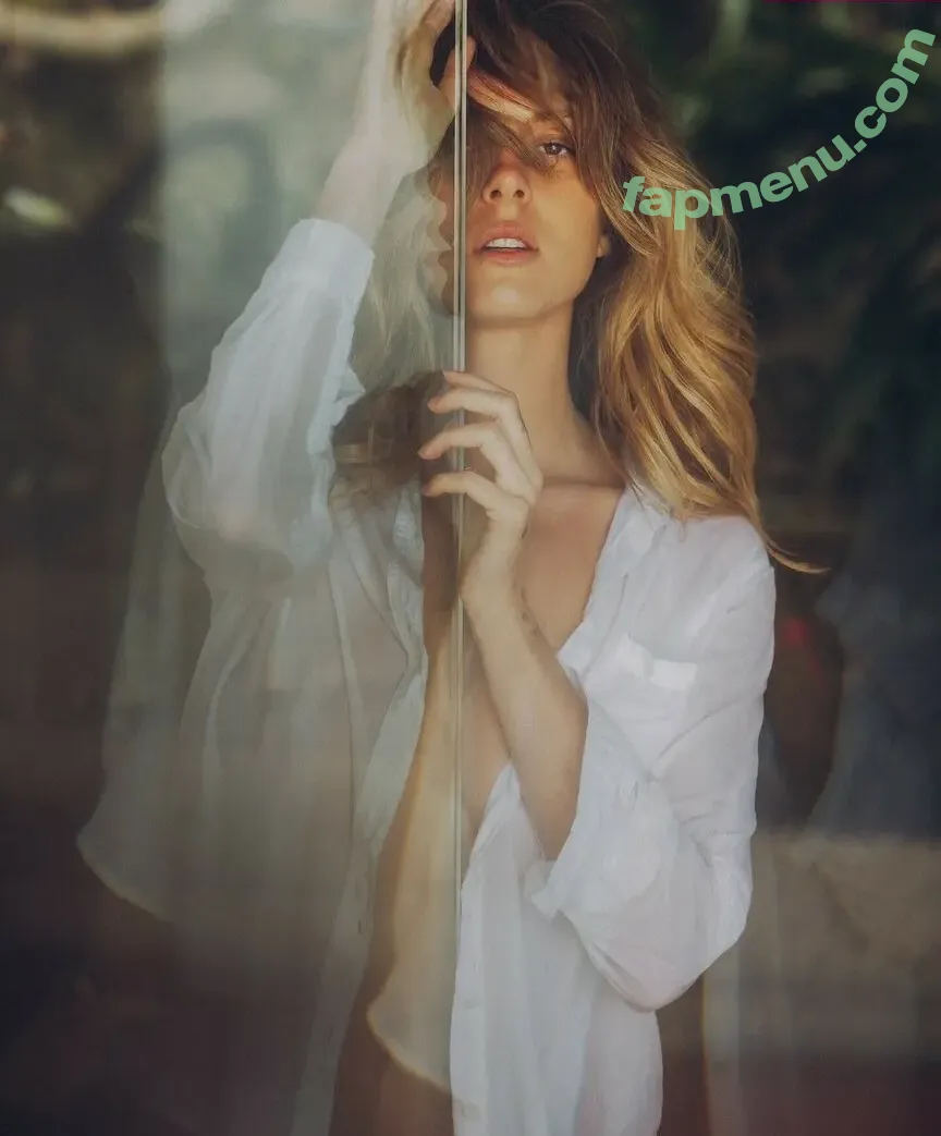 Bella White nude photo #0144 (bbellaawhite)