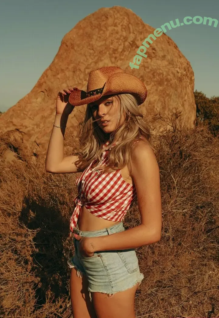 Bella White nude photo #0236 (bbellaawhite)