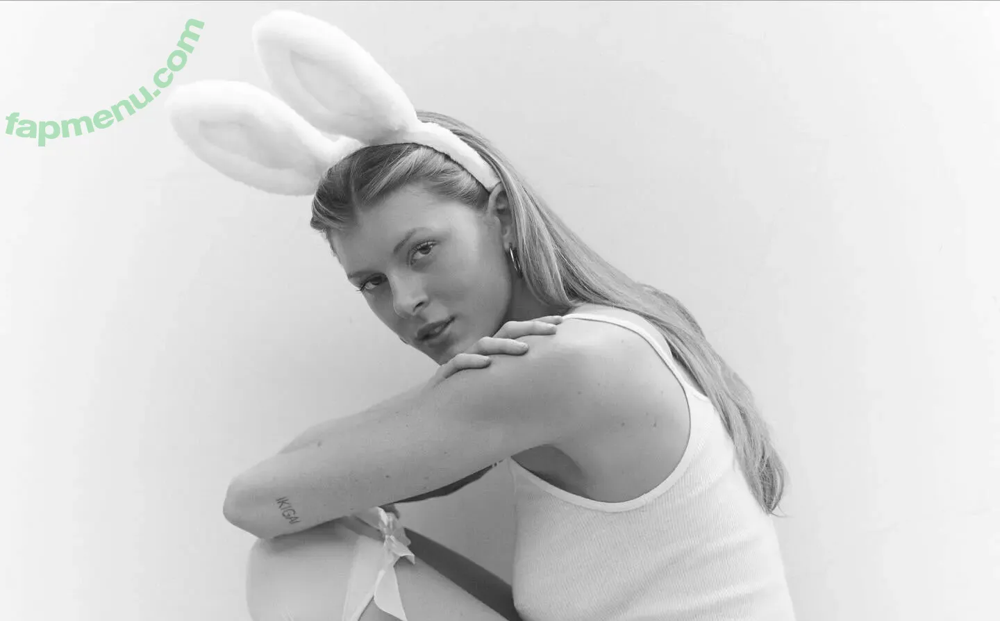 Bella White nude photo #0794 (bbellaawhite)