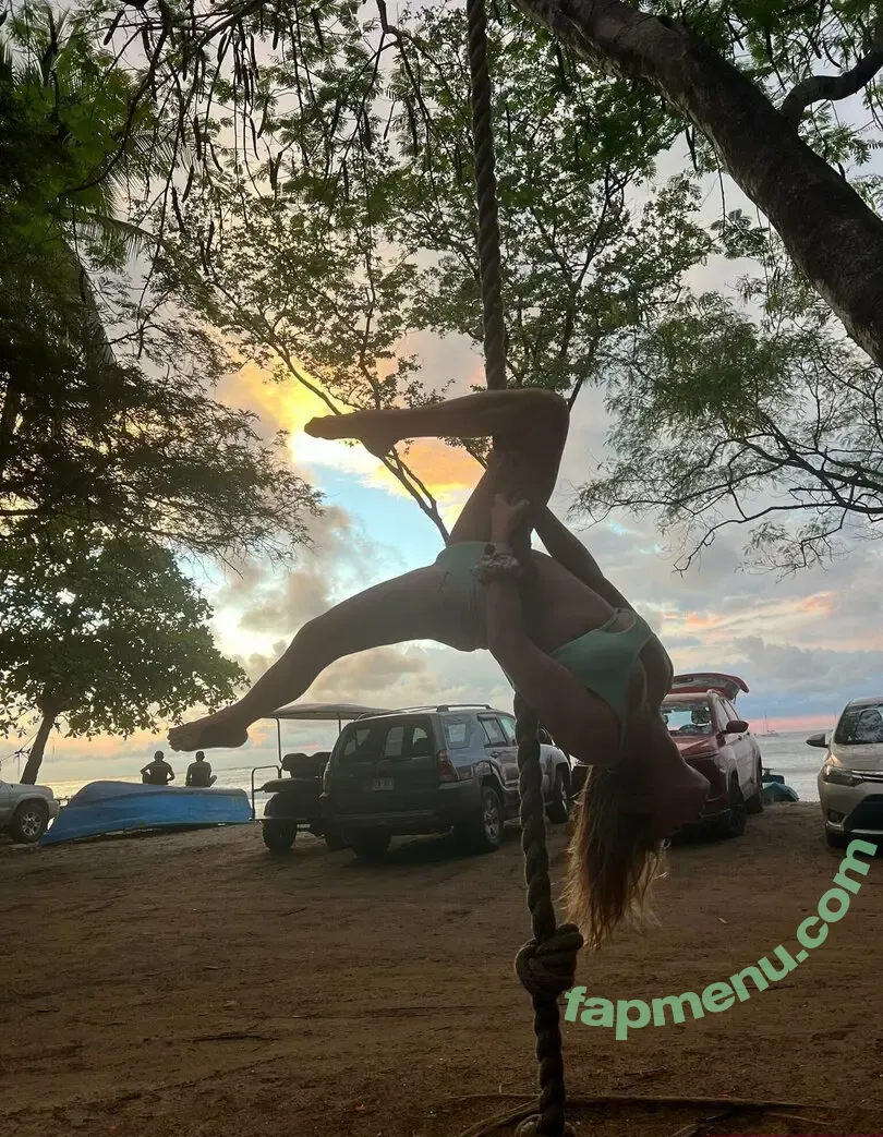 BellaAndersin nude photo #0080 (bellaandersinxo)