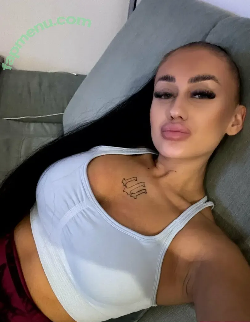 bellaauroraaaa nude photo #0009 (bellaaauroraaa)