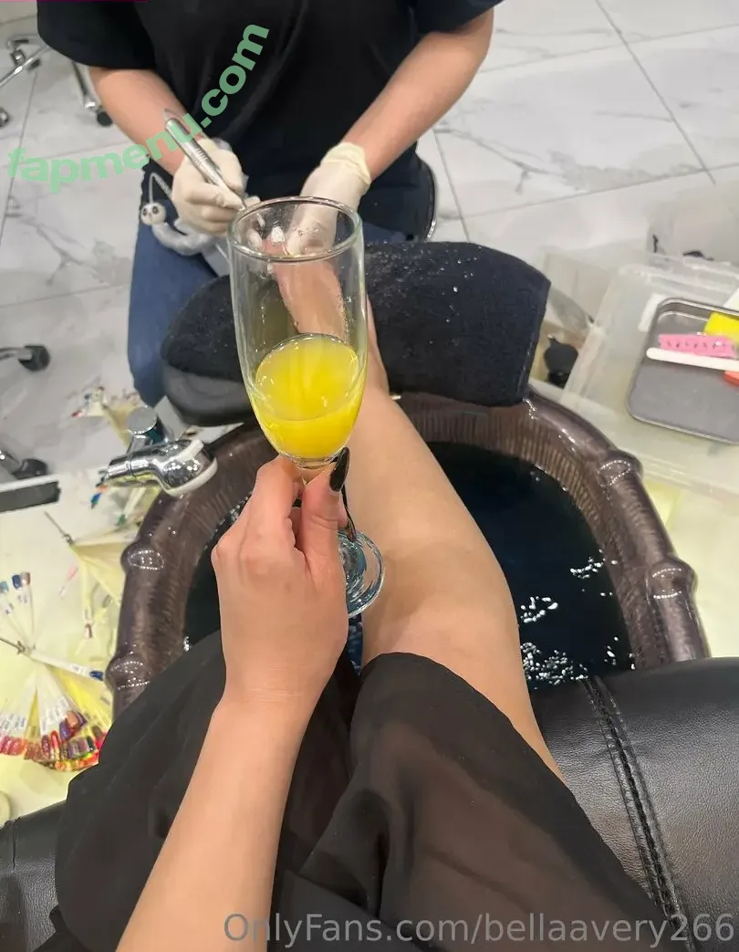 bellaavery266 nude photo #0019 (bellaavery266)