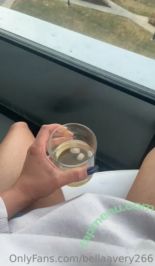 bellaavery266 nude photo #0021 (bellaavery266)