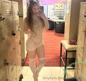 bellabradley / bellabradleymusic nude photo #0003