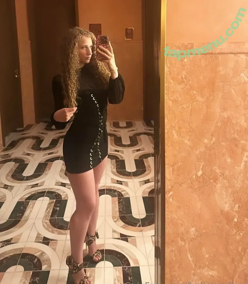 bellabradley nude photo #0002 (bellabradleymusic)