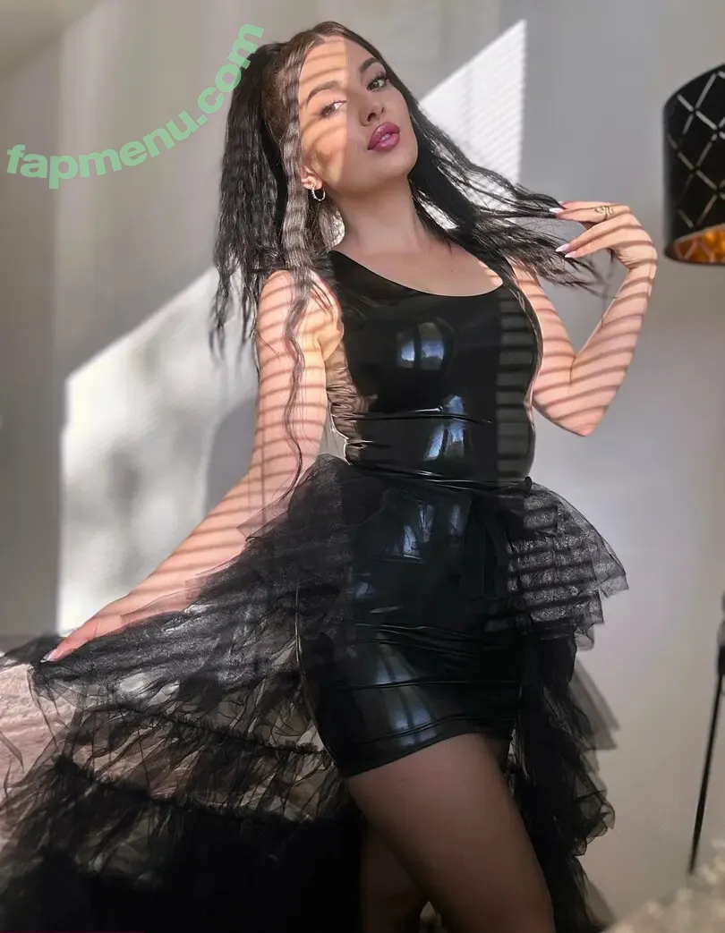 belladiablo_foyer nude photo #0018 (_isabelledyer)