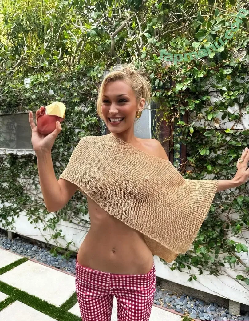 bellahadid nude photo #0024 (Bella Hadid)