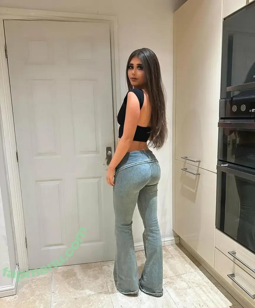 Bellajollyx nude photo #0001 (Bellajollyx)