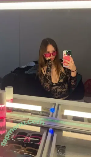 bellalovess / izzyybellaa nude photo #0006