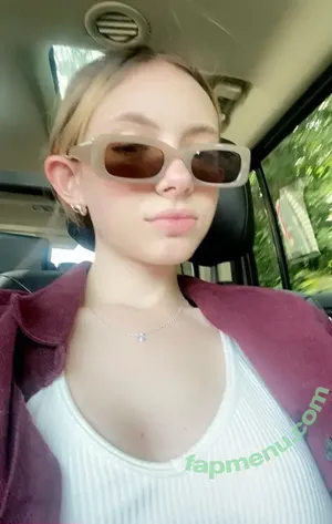 bellalovess / izzyybellaa nude photo #0018