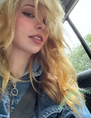 Belle Delphine / belle.delphine / belledelphine / bunnydelphine nude photo #9987