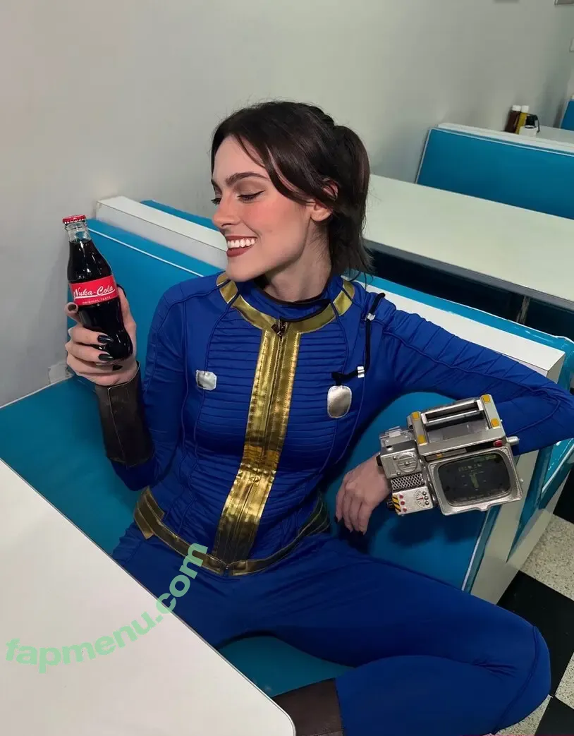 Belle Hendges nude photo #0021 (bellehendges)