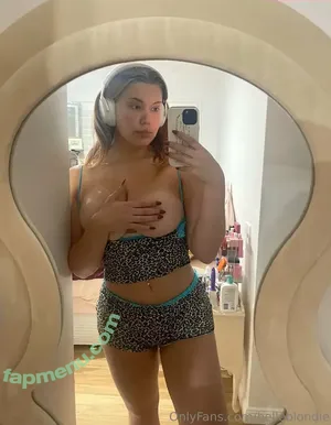 BelleBlondie / belle.blondie nude photo #0076