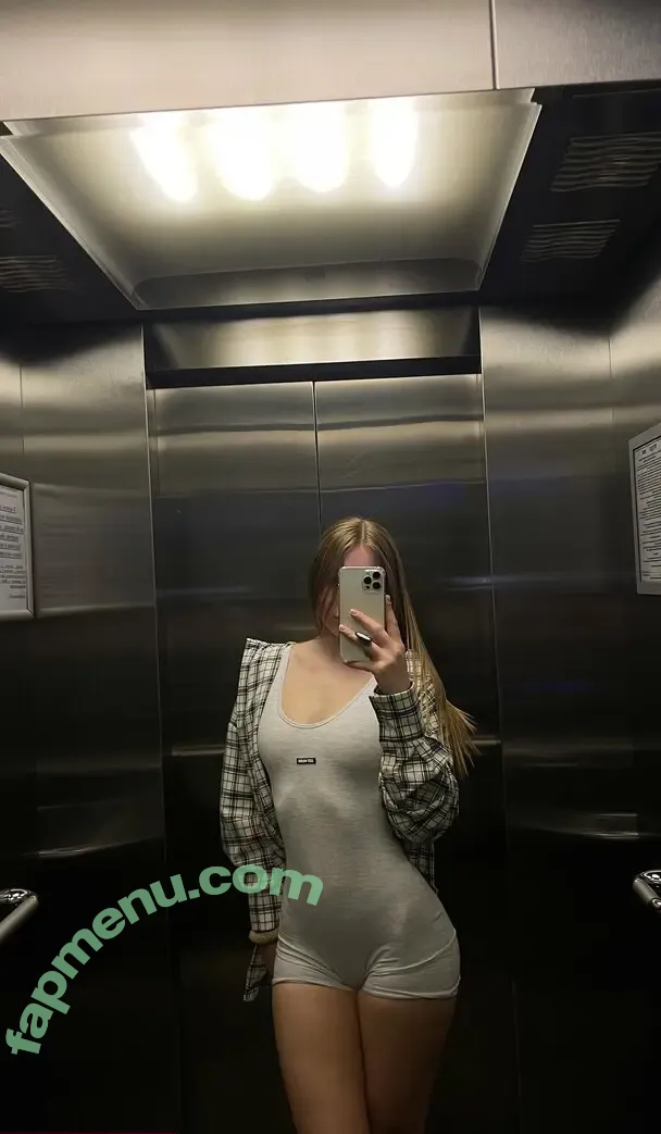 bellllaatop nude photo #0158 (bellagraceweems)