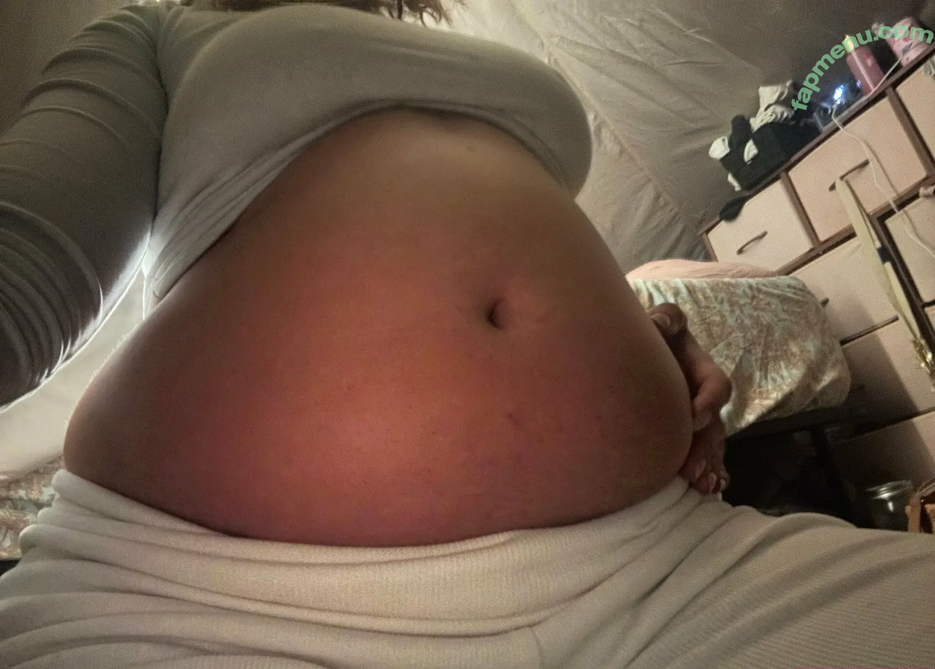 bellygoddessxo nude photo #0002 (blonde_goddessxo)