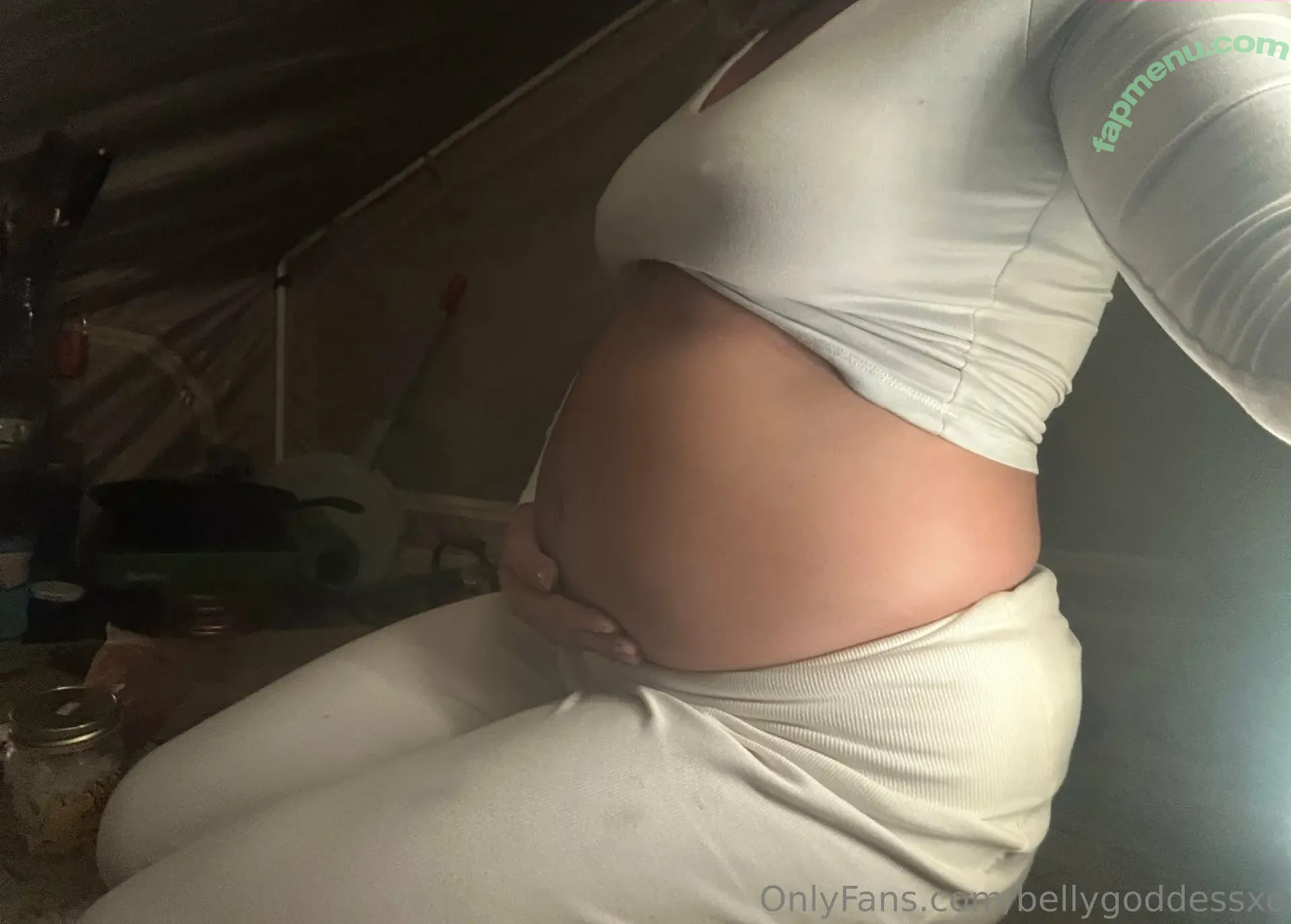 bellygoddessxo nude photo #0003 (blonde_goddessxo)