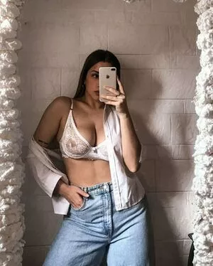 belonly / belmakesmusic nude photo #0002