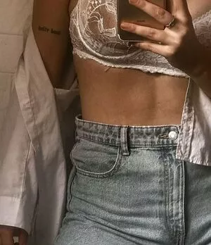 belonly / belmakesmusic nude photo #0003