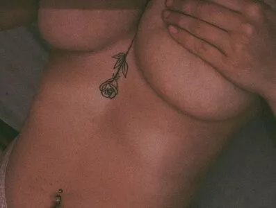 belonly / belmakesmusic nude photo #0027