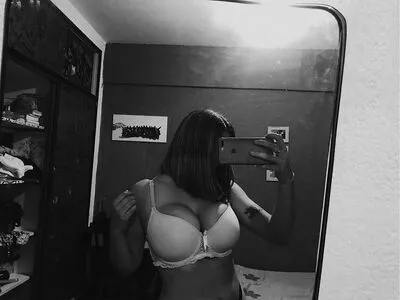 belonly / belmakesmusic nude photo #0054