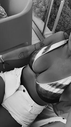 belonly / belmakesmusic nude photo #0105