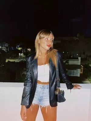 belonly / belmakesmusic nude photo #0112