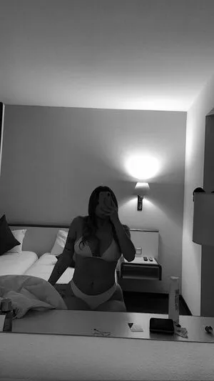 belonly / belmakesmusic nude photo #0117