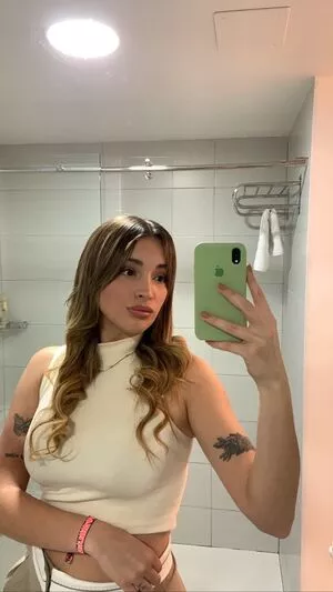 belonly / belmakesmusic nude photo #0132