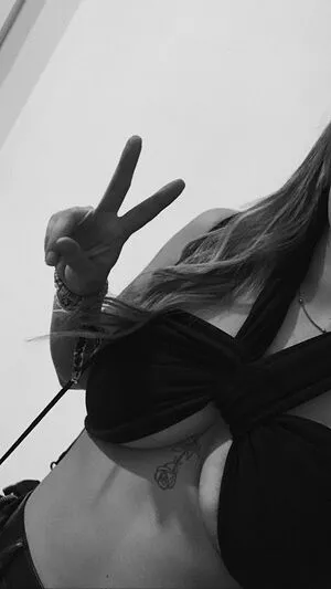 belonly / belmakesmusic nude photo #0143