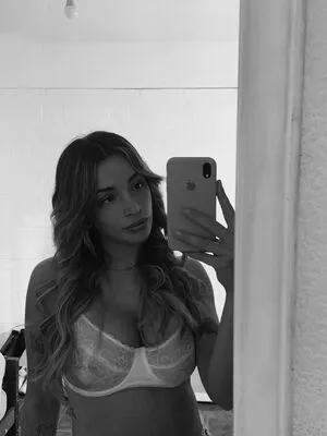 belonly / belmakesmusic nude photo #0185