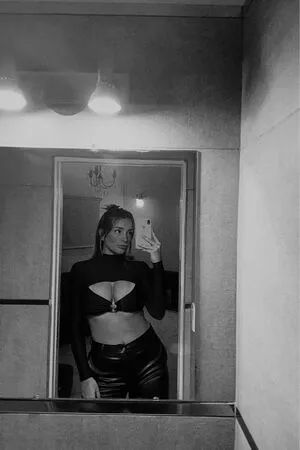 belonly / belmakesmusic nude photo #0220