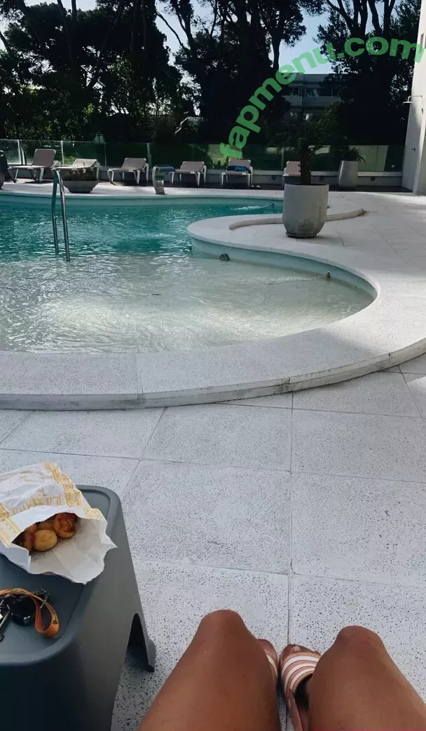 belonly nude photo #0101 (belmakesmusic)