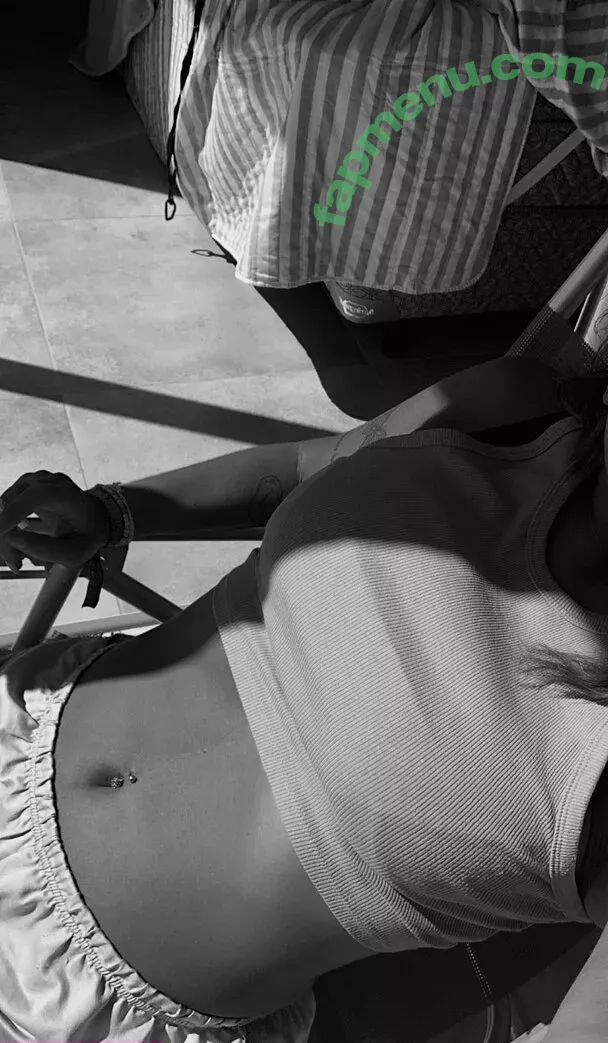 belonly nude photo #0103 (belmakesmusic)